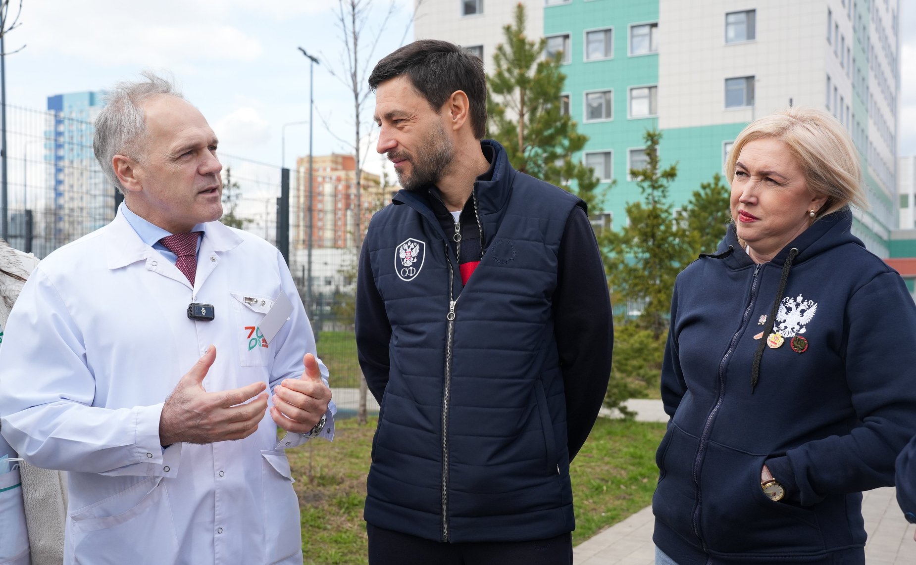 Сенаторы посетили госпиталь для ветеранов войн и Республиканский лечебно-реабилитационный центр на базе городской клинической больницы №7 им. М. Н. Садыкова