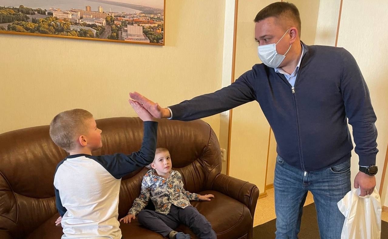 Айрат Гибатдинов в ходе поездки в регион встретился с беженцами из ДНР и ЛНР