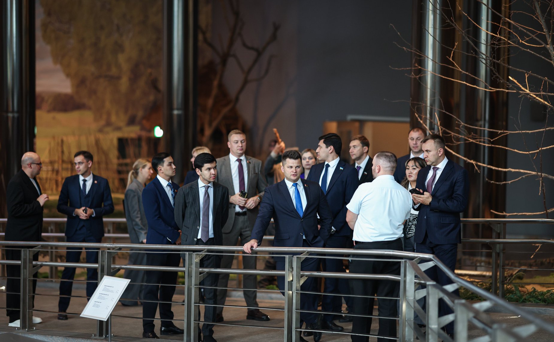 Посещение музея Великой Отечественной войны участниками выездного заседания Молодежной межпарламентской ассамблеи государств —участников СНГ