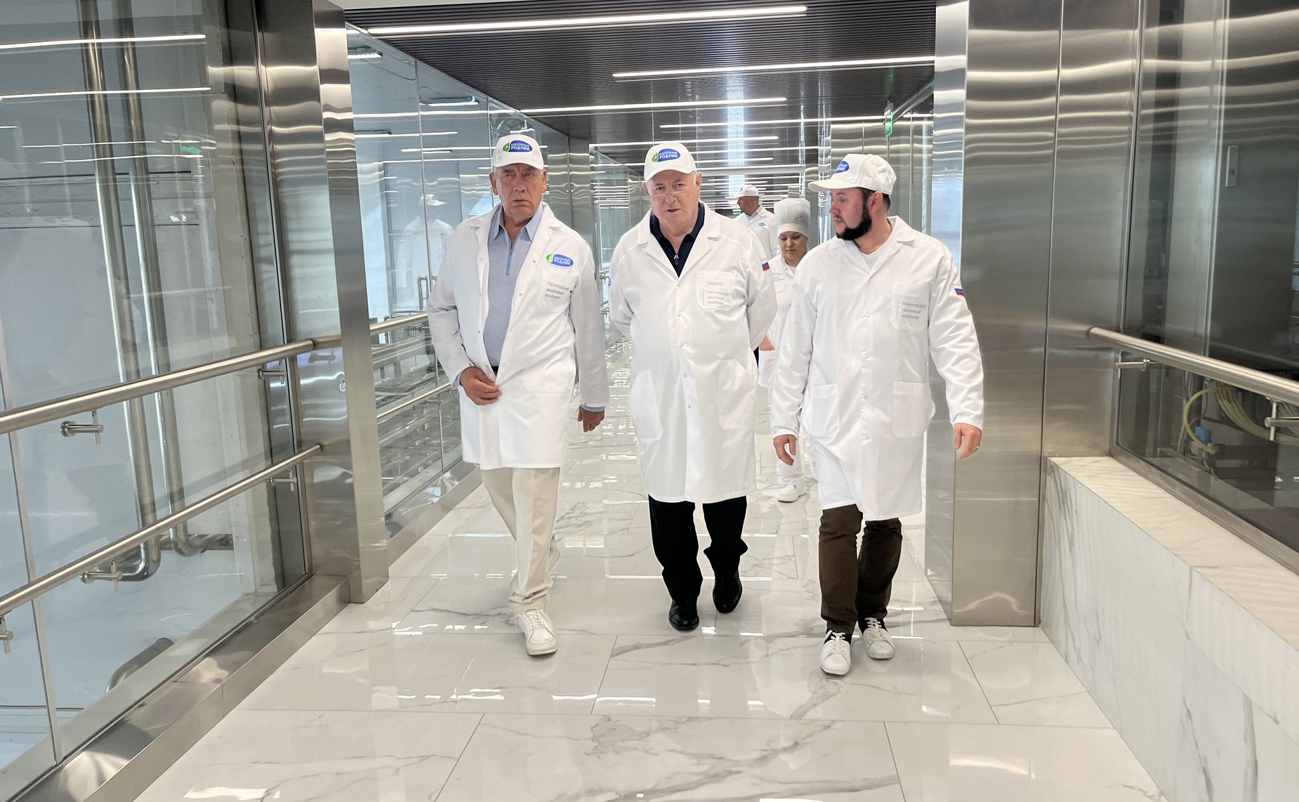 Сергей Митин посетил завод по производству природный минеральной воды и Пятигорский молочный комбинат