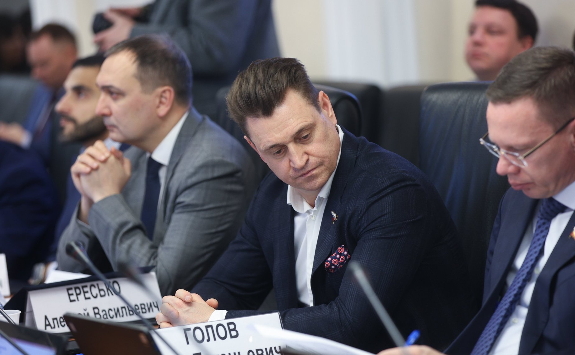 Олег Голов