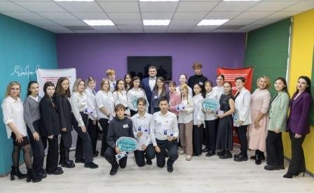 Александр Жуков встретился с активом «Движения первых» в Абакане