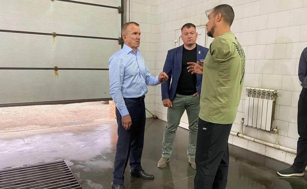 Владимир Кравченко встретился с ветеранами специальной военной операции, открывшими собственное дело, и обсудил с ними меры государственной поддержки