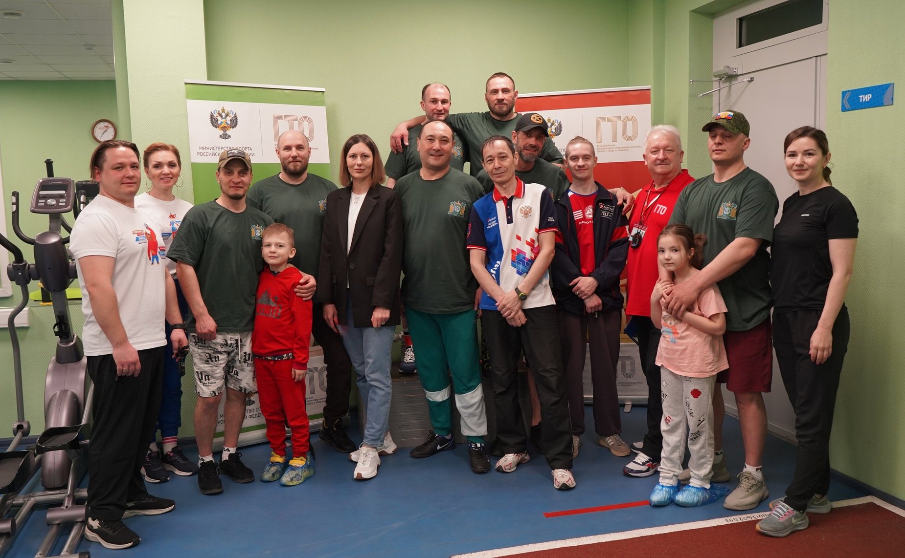 Эдуард Исаков поздравил участников II этапа комплексного физкультурного мероприятия среди ветеранов СВО «Герои нашего времени» со сдачей нормативов ГТО