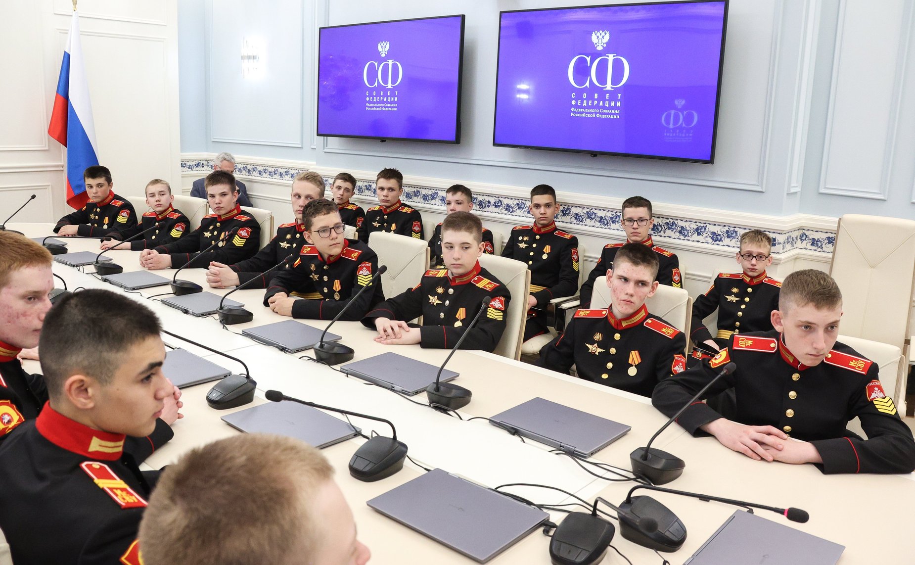 Встреча заместителя Председателя СФ Константина Косачева с воспитанниками Московского суворовского военного училища — участниками Парада Победы на Красной площади 2024 года