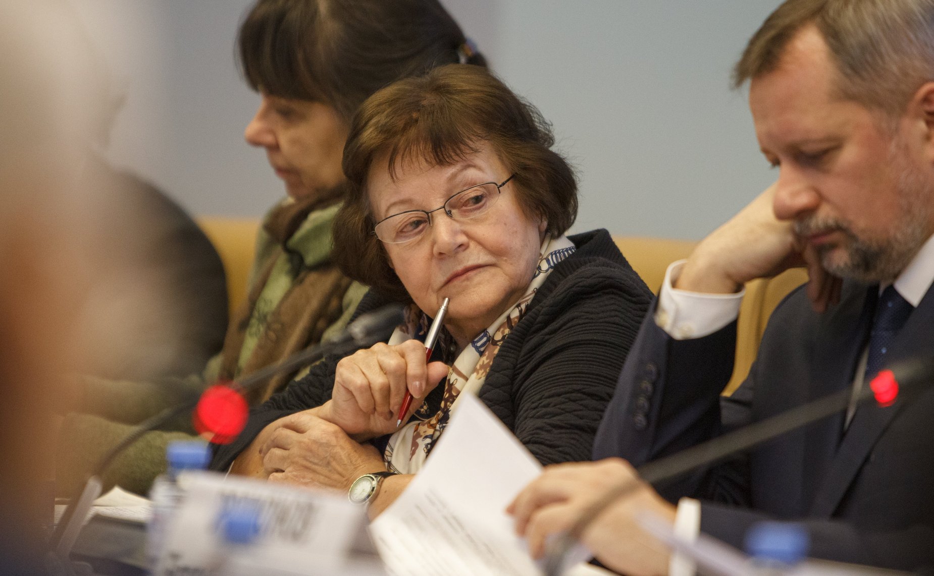 «Круглый стол» на тему «Об укреплении российской гражданской идентичности на основе духовно-нравственных ценностей народов РФ, исторических и национально-культурных традиций»