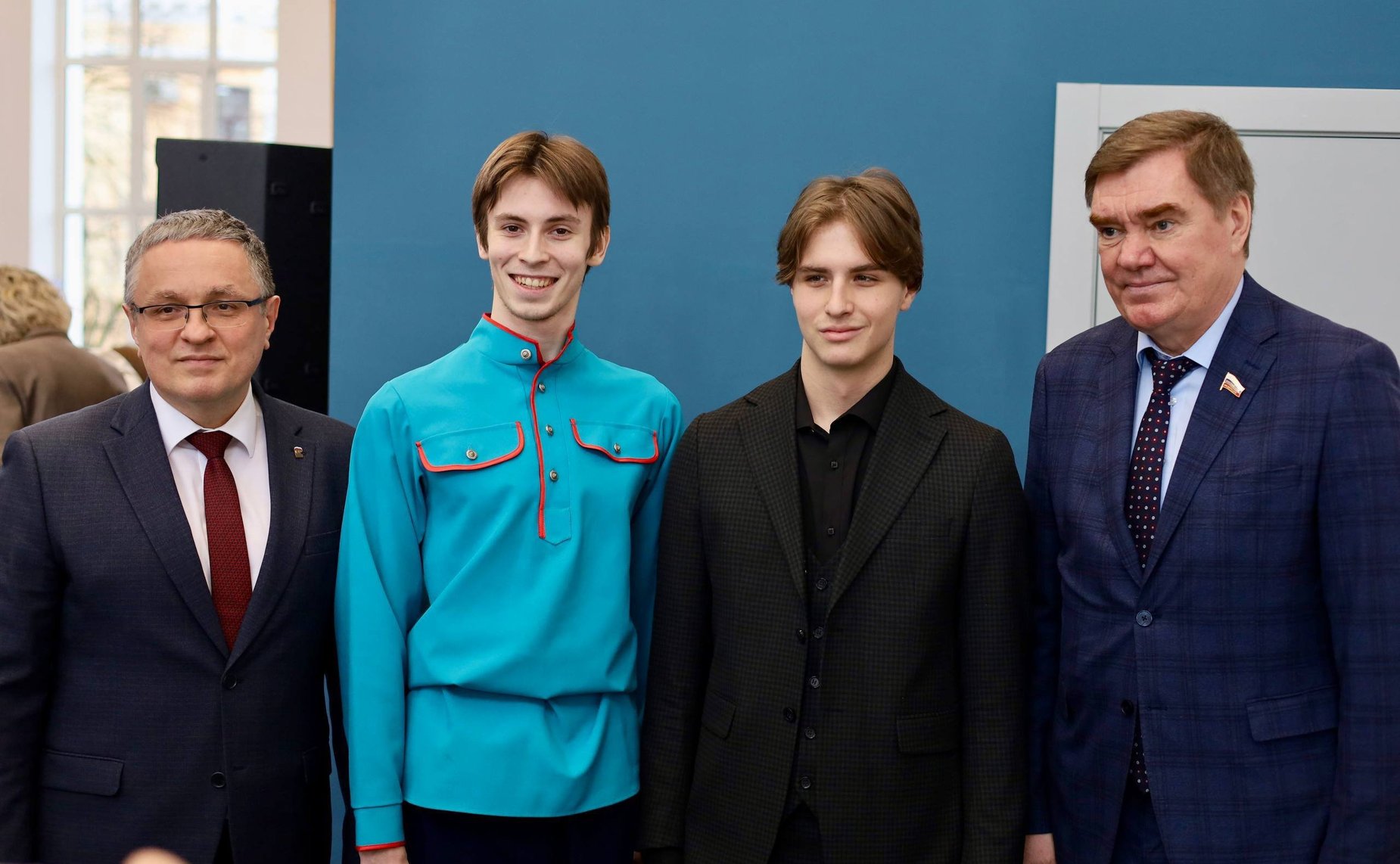 Александр Савин поздравил женщин Калужской области с 8 Марта