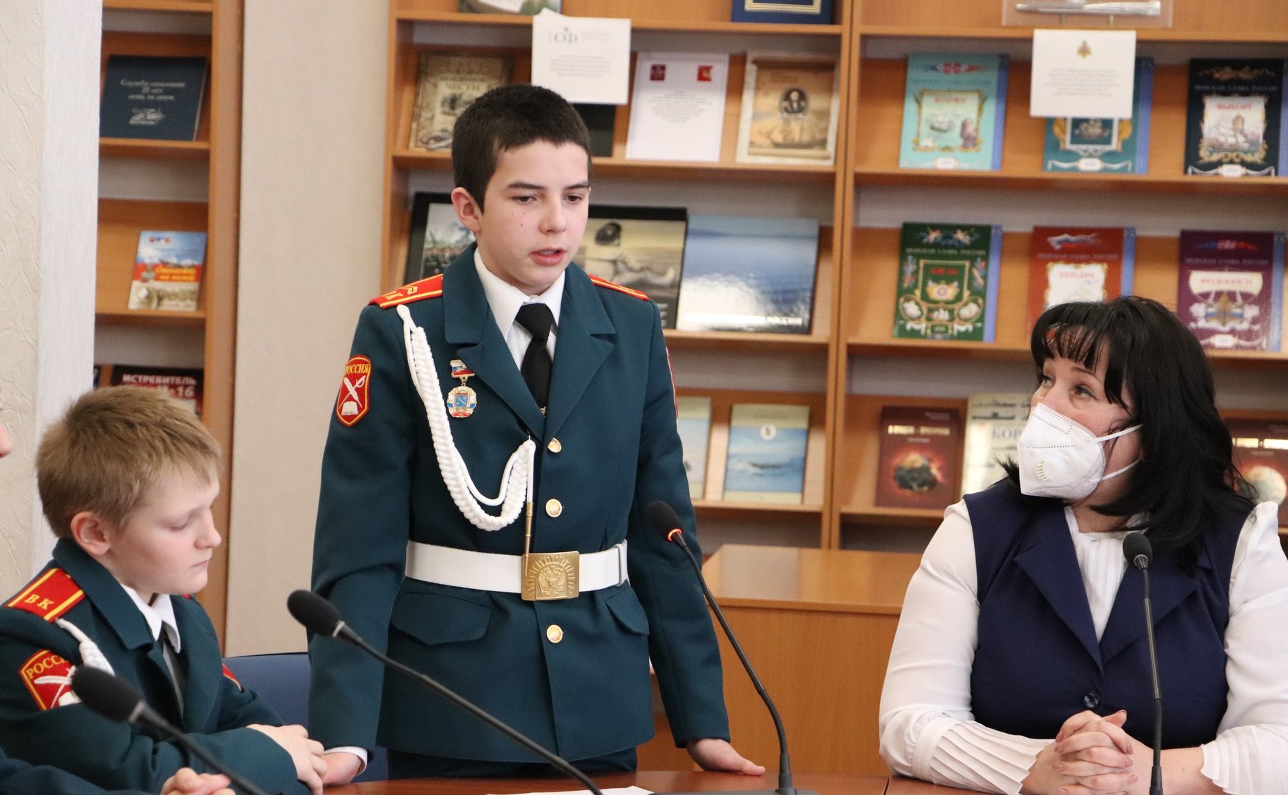 Юрий Воробьев провел урок, посвященный Дню защитника Отечества