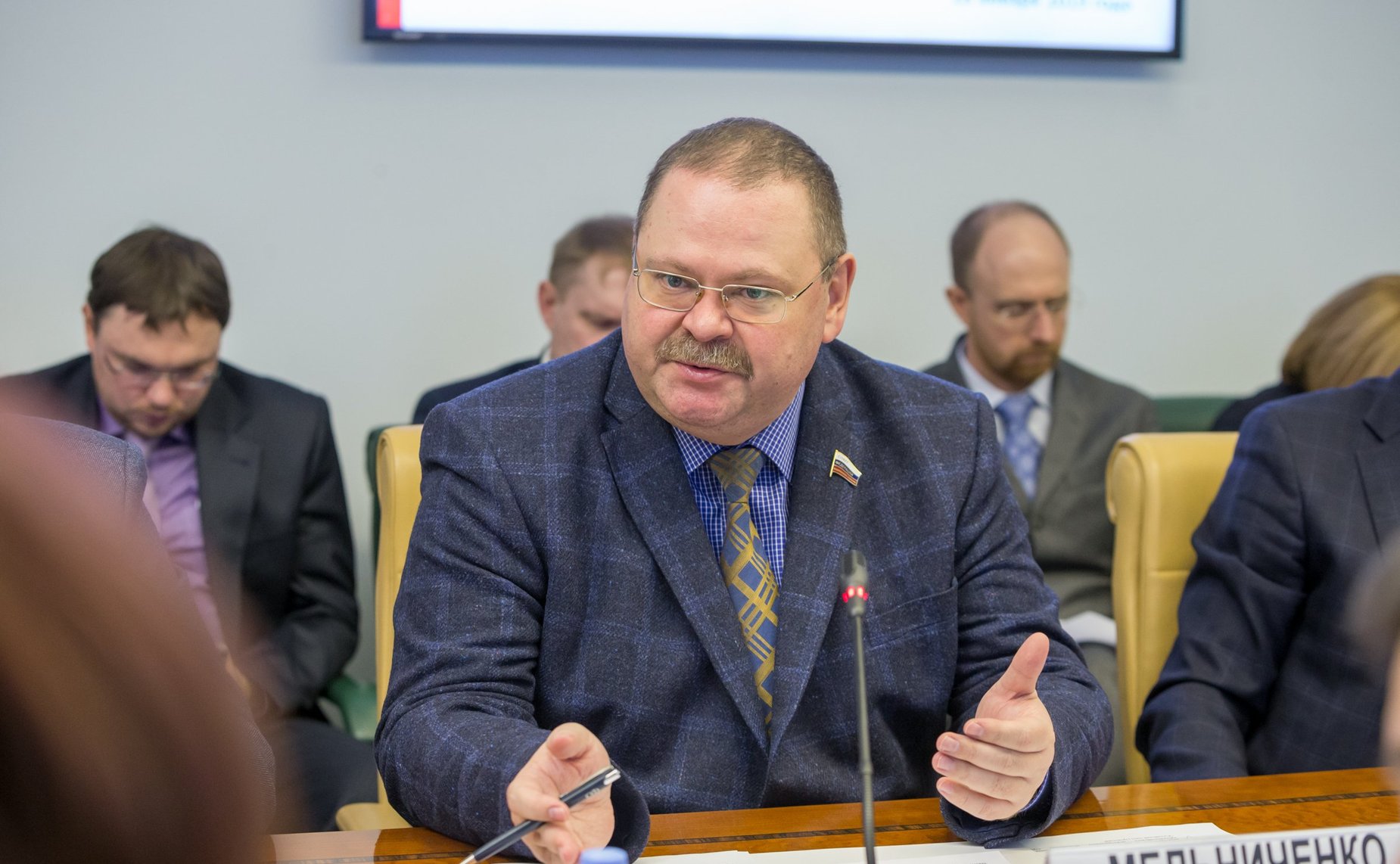 Олег Мельниченко