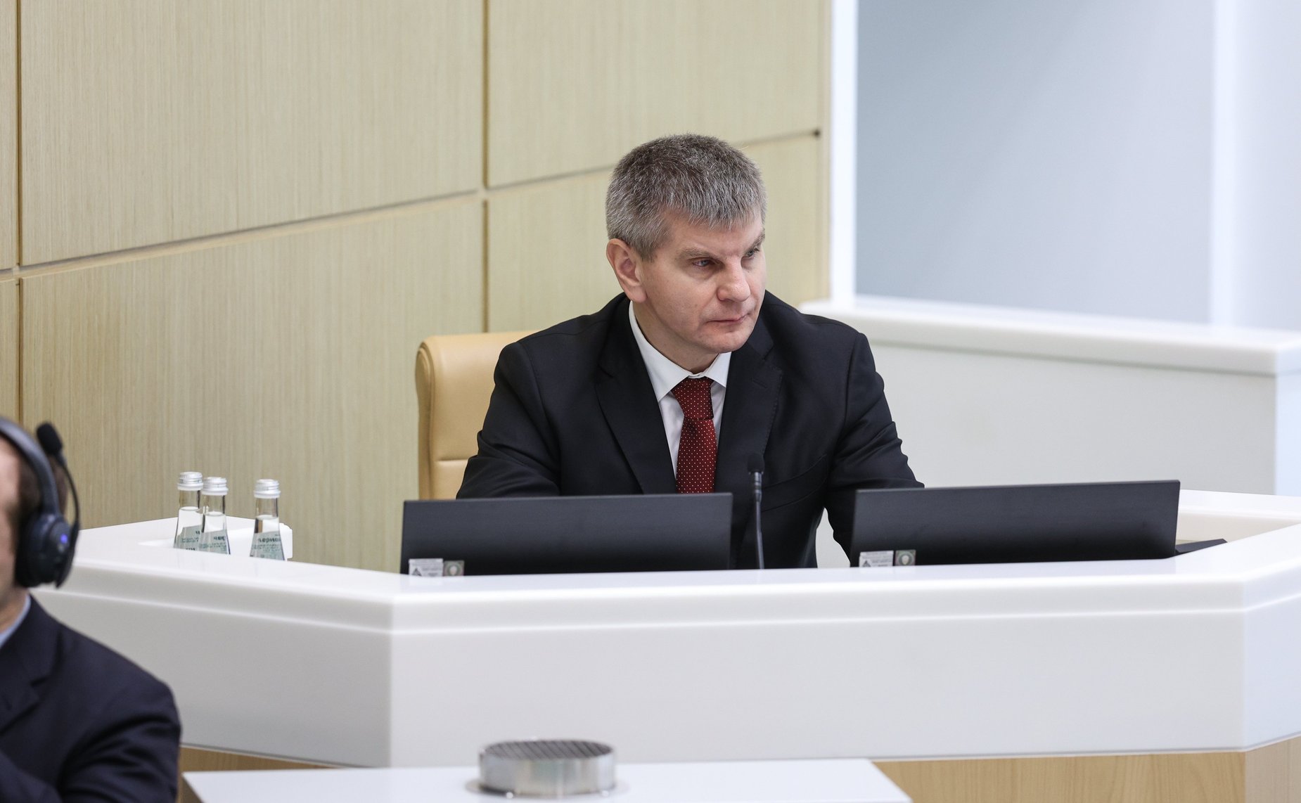 Геннадий Голов