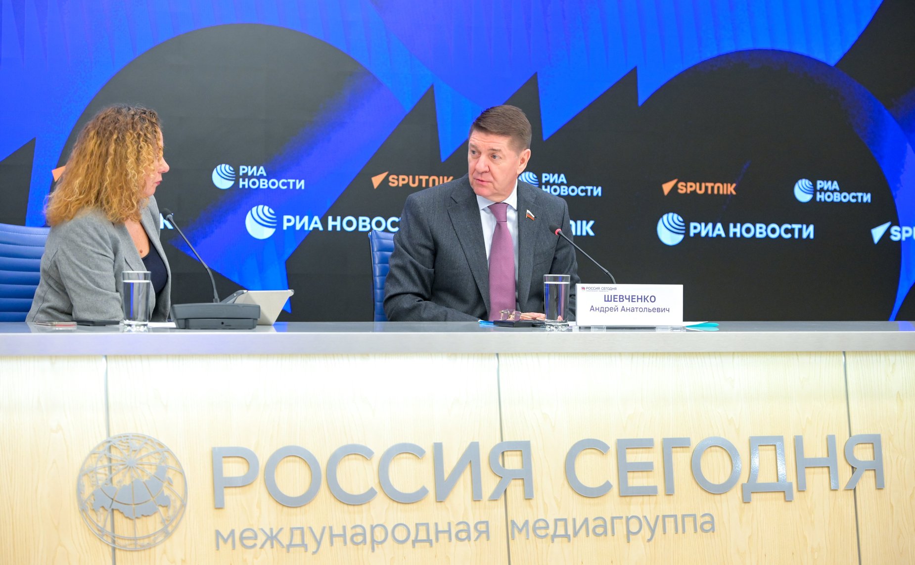 Пресс-конференция председателя Комитета СФ по федеративному устройству, региональной политике, местному самоуправлению и делам Севера Андрея Шевченко по итогам работы Комитета в осеннюю сессию 2025 году