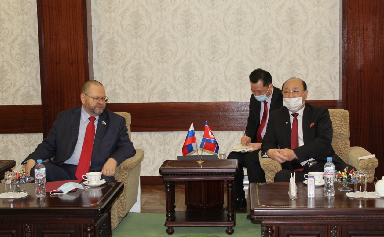 Встреча Олег Мельниченко с Чрезвычайным и Полномочным Послом Корейской Народно-Демократической Республики в Российской Федерации Син Хон Чхолем