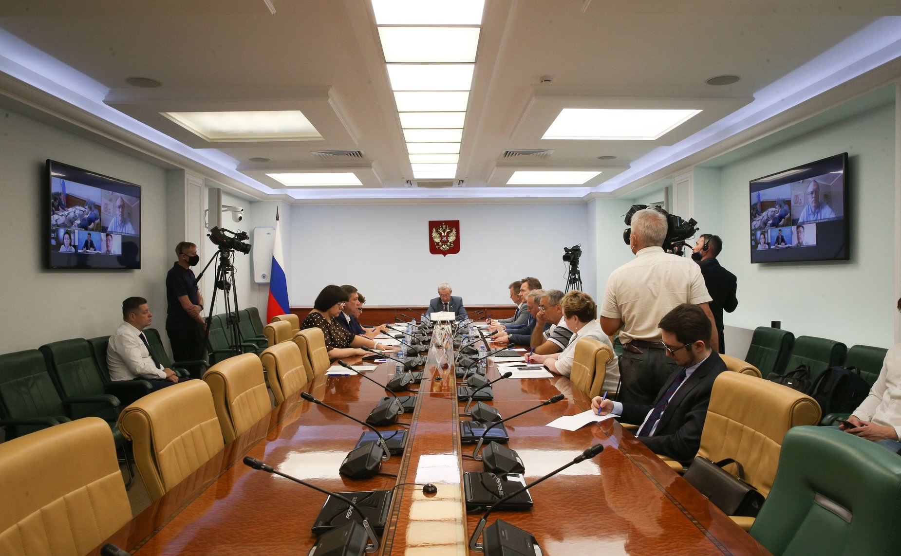 «Круглый стол» в рамках работы Временной комиссии по защите государственного суверенитета и предотвращению вмешательства во внутренние дела РФ