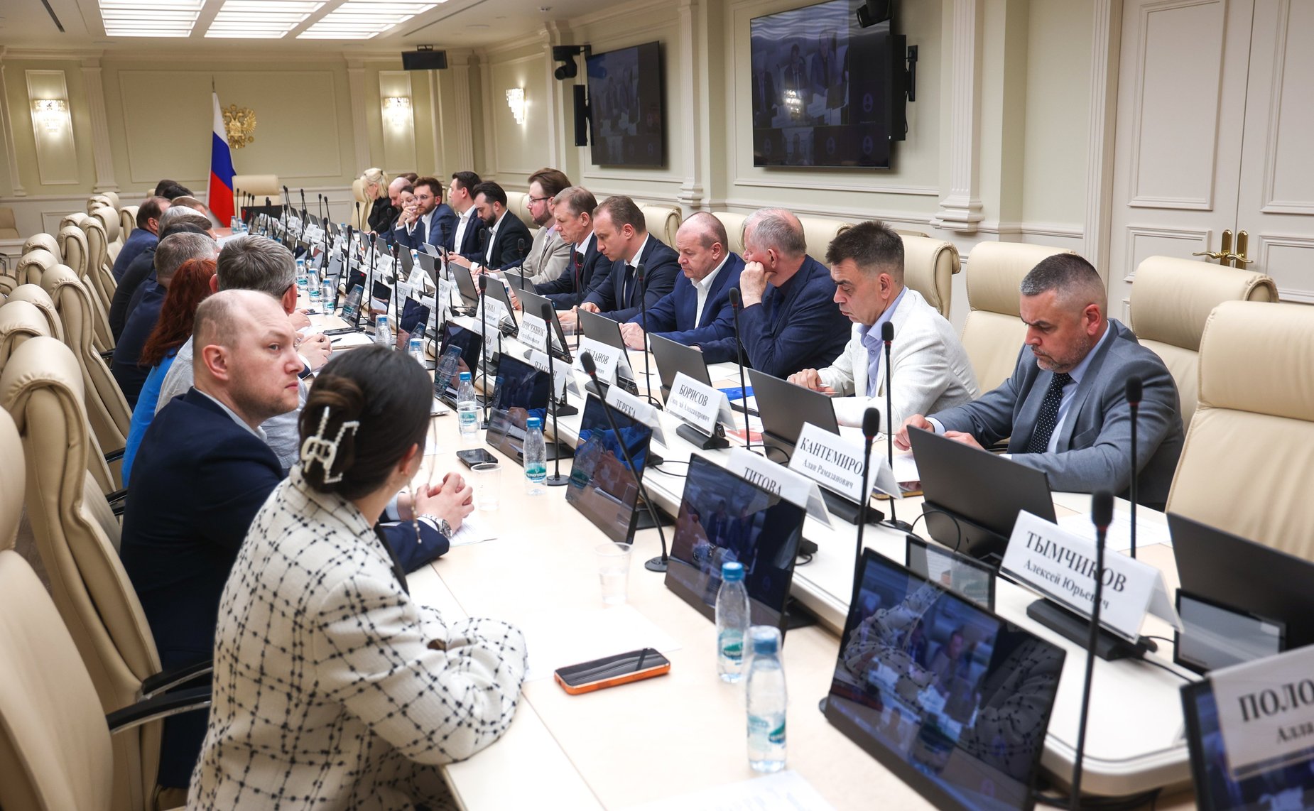 Круглый стол Комитета Совета Федерации по экономической политике совместно с Комитетом Совета Федерации по науке, образованию и культуре «Проблемы реализации национального проекта «Беспилотные авиационные системы». Подготовка кадров»