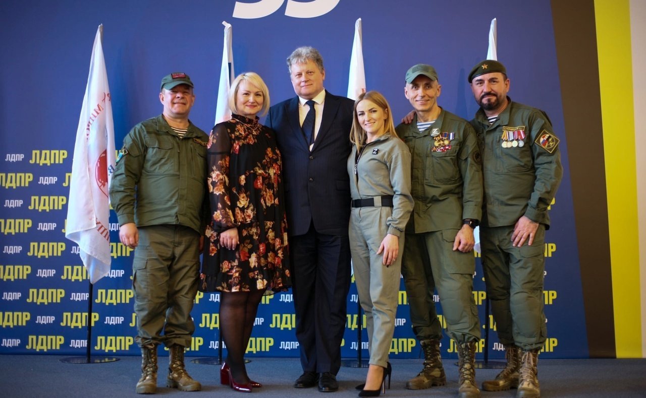 Ирина Кожанова и ансамбль патриотической песни «Трассера» провели концерт-встречу для студентов, преподавателей и гостей Университета мировых цивилизаций имени Владимира Жириновского