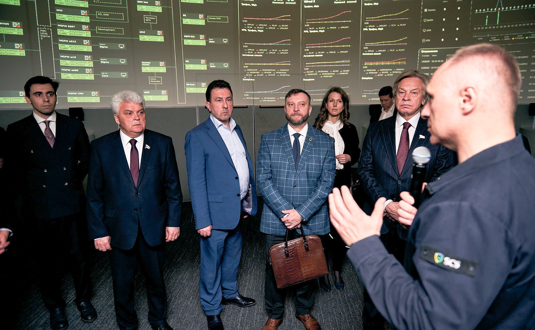 Члены Комиссии Совета Федерации по информационной политике и взаимодействию со СМИ посетили Центр кибербезопасности (SOC) Сбера, где ознакомились с работой банка по предотвращению мошенничества в режиме реального времени