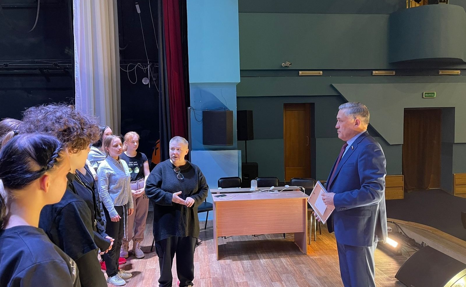 Юрий Валяев поддержал постановку в ЕАО ко Дню Победы спектакля по мотивам повести Б. Васильева