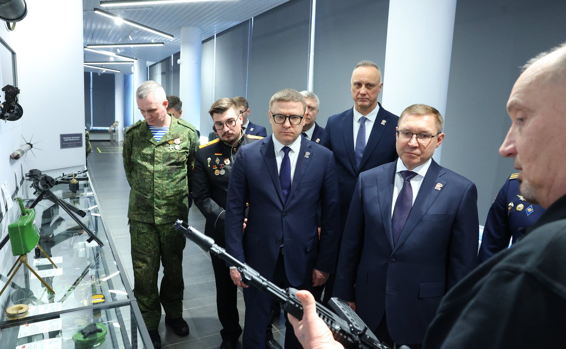 Владимир Якушев посетил Музей СВО в рамках рабочей поездки в Челябинскую область