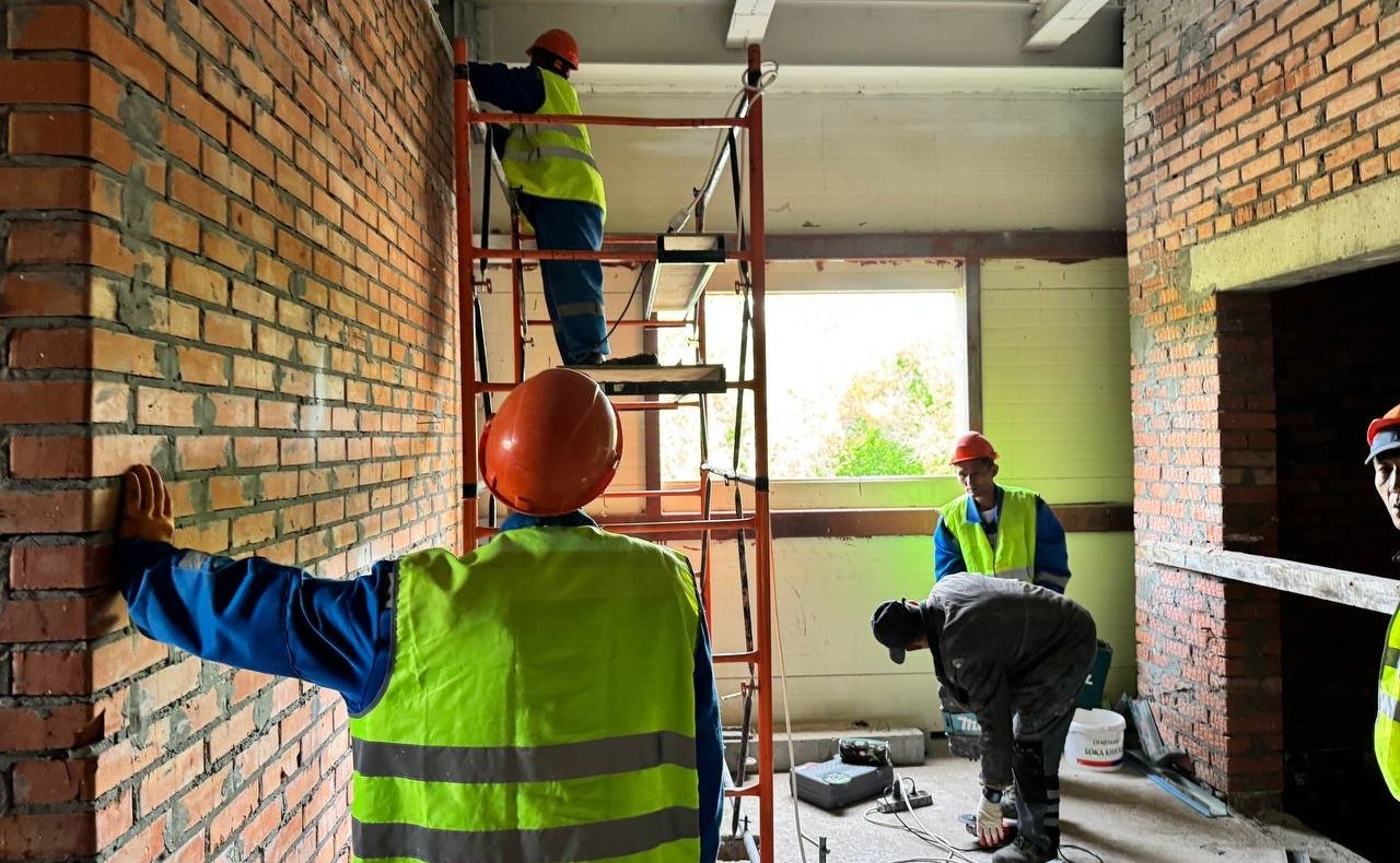 Айрат Гибатдинов проверил ход ремонта социальных объектов Ульяновского района