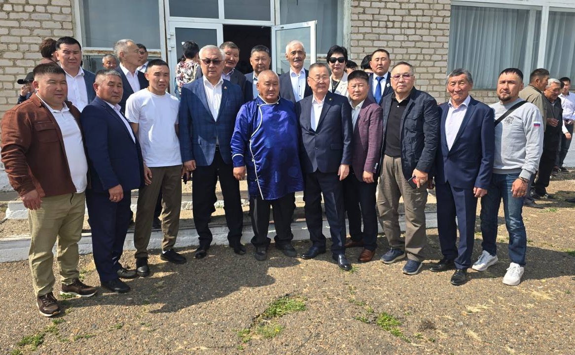 Баир Жамсуев поддержал фестиваль народного творчества в Забайкалье