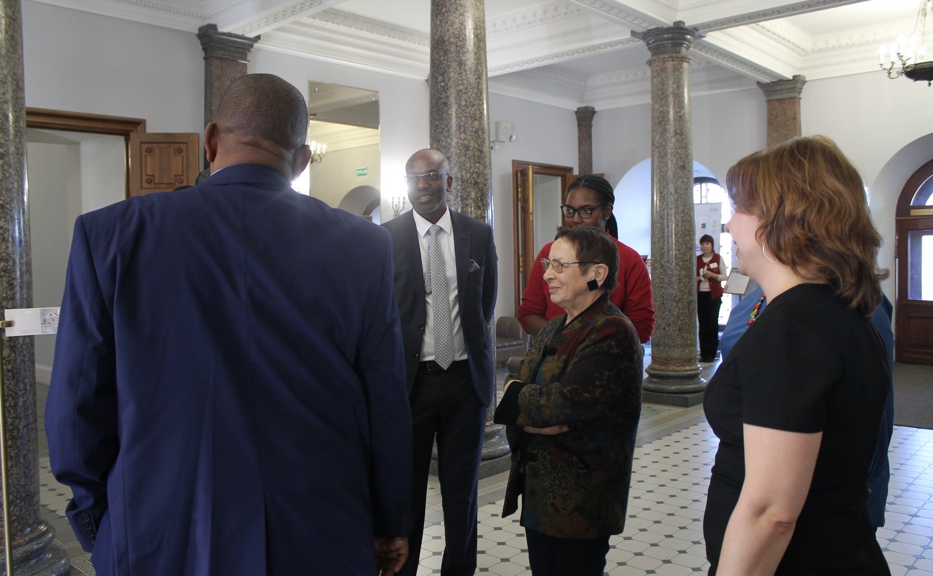 Делегация Зимбабве во главе с председателем Сената Парламента Республики Мейбл Чиномоной посетила Тверскую область. Поездка прошла в рамках официального визита в Россию, состоявшегося по приглашению Председателя СФ Валентины Матвиенко