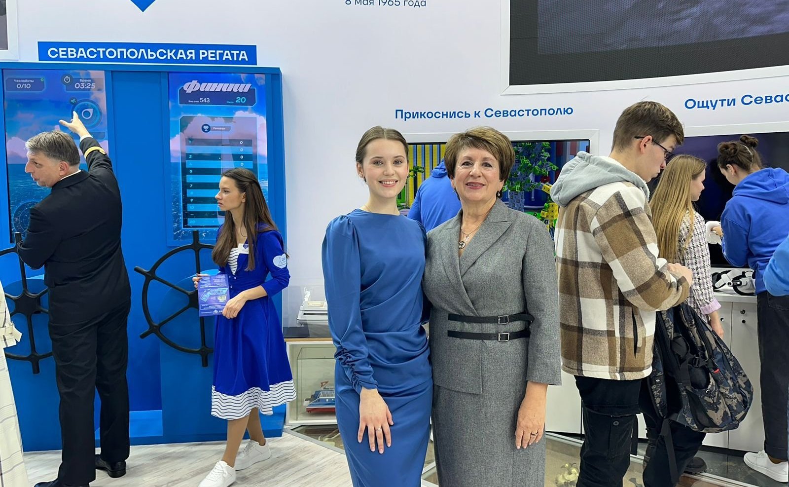Екатерина Алтабаева посетила Международную выставку-форум «Россия» и приняла участие в открытии корабля-стенда, посвящённого Севастополю