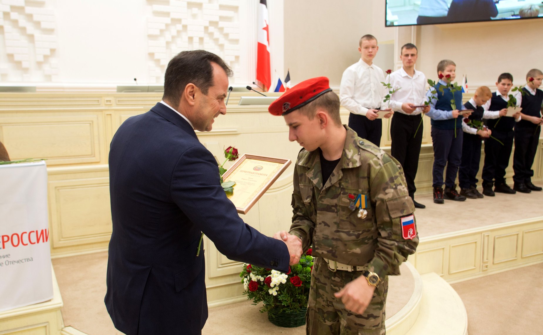 Юрий Федоров вручил награды детям Удмуртии, совершившим героические поступки