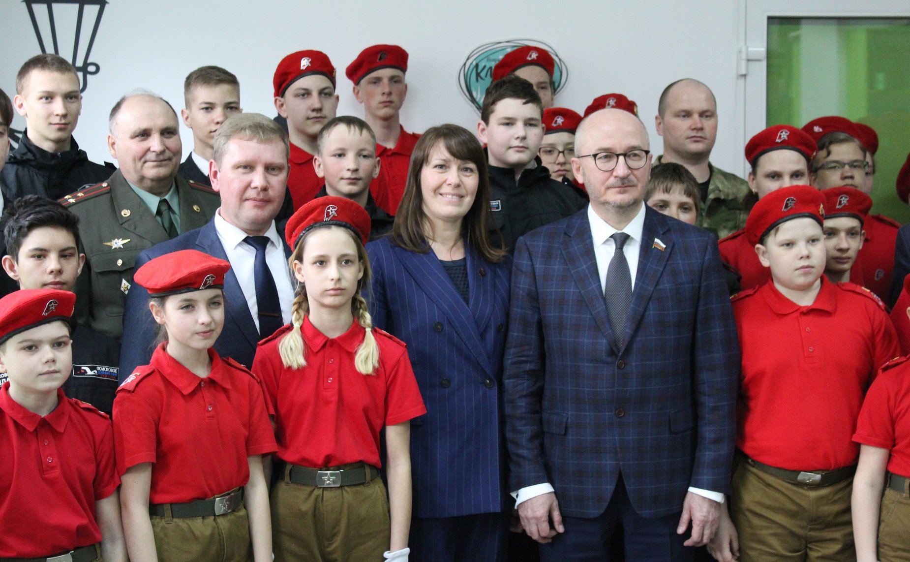 Олег Цепкин провел встречу с членами детско-юношеского общественного движения «ЮНАРМИЯ» и участниками поисково-спасательного отряда в центральной библиотеке имени Кердана