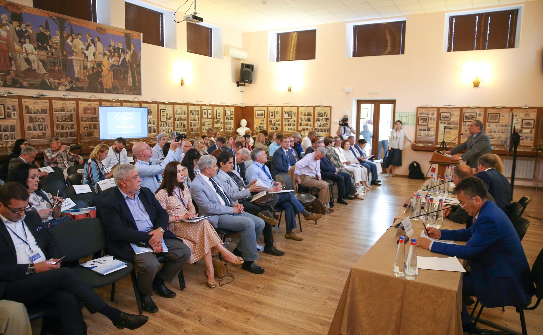 Заседание секции «Культурно-просветительские проекты как фактор сближения культур»