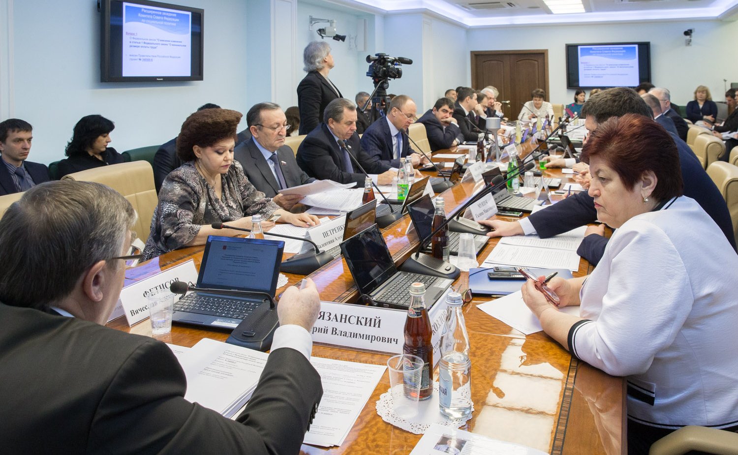 26-11-13 Заседание комитета СФ по Соцполитике-6