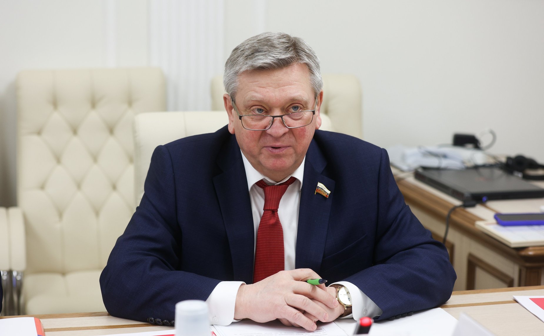 Александр Лутовинов