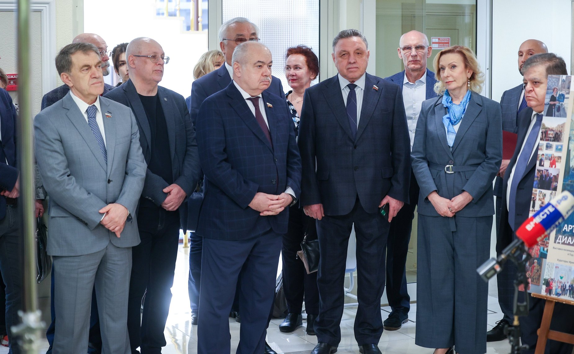 В Совете Федерации открылась художественная выставка, посвященная диалогу культур России и Узбекистана