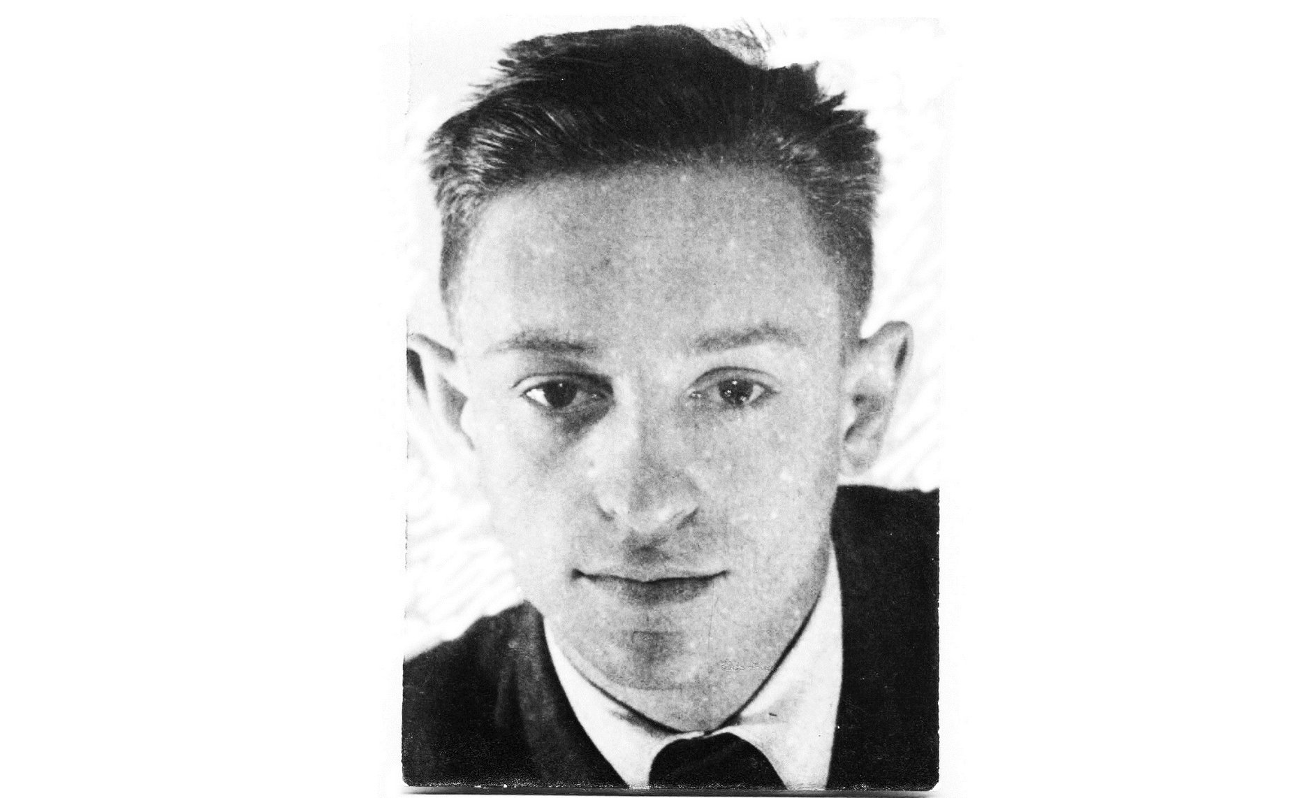 Георгий Андреевич Боровский (1921–1941). Будучи студентом второго курса Одесского университета, ушел добровольцем защищать Одессу. Погиб в тяжелейших боях под Одессой в августе 1941 года. Дядя сенатора Е. Алтабаевой