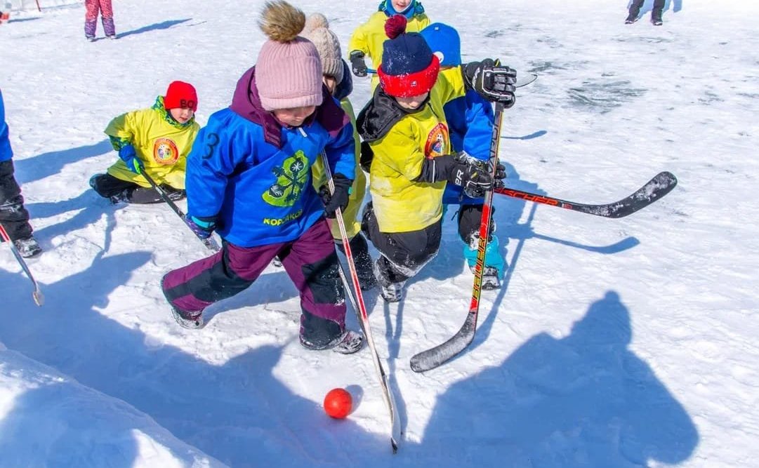 Районные соревнования «Хоккей в валенках» прошли в 14 муниципалитетах Сахалинской области