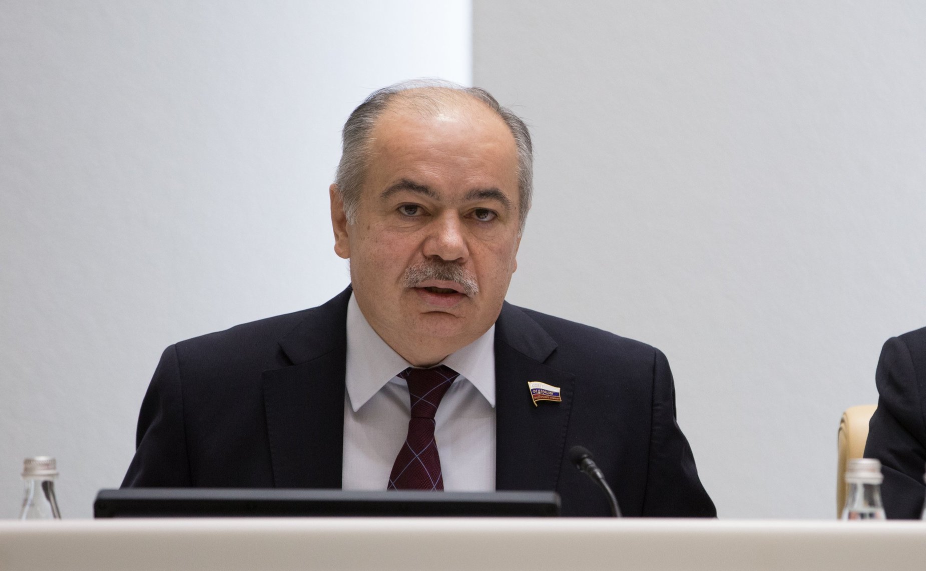 И. Умаханов