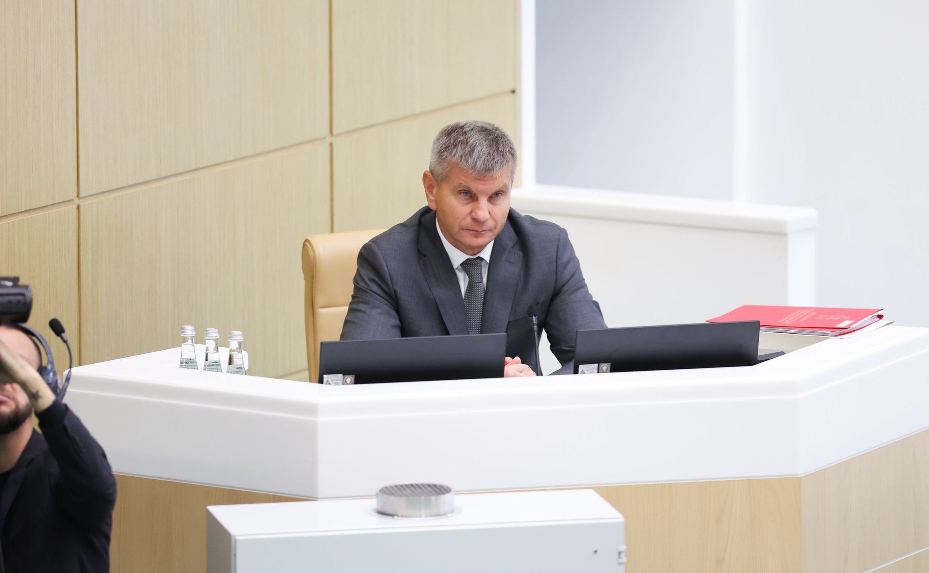 Геннадий Голов