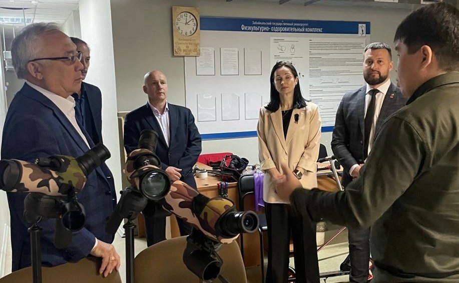 Баир Жамсуев осмотрел материальную базу кафедры стрельбы из лука в городе Чита