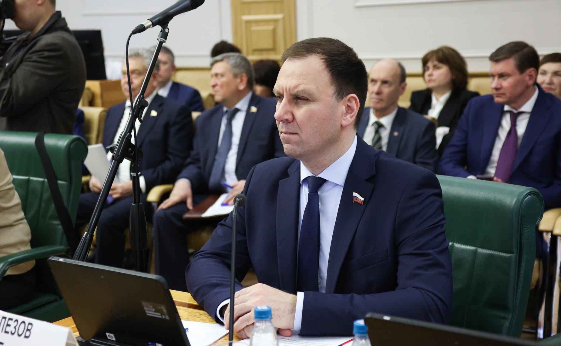 Парламентские слушания на тему «Вопросы повышения эффективности управления многоквартирными домами: основные подходы и предложения»