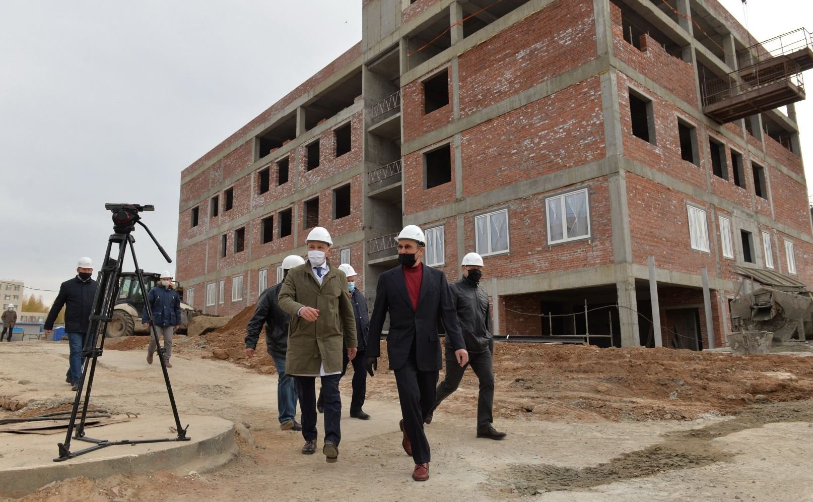 Николай Федоров ознакомился с ходом строительства дополнительного четырехэтажного корпуса Федерального центра травматологии, ортопедии и эндопротезирования в г. Чебоксары