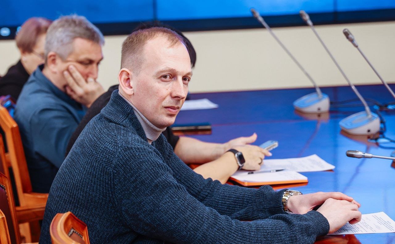 Андрей Хапочкин провёл совещание по проблемам качества связи в новых микрорайонах