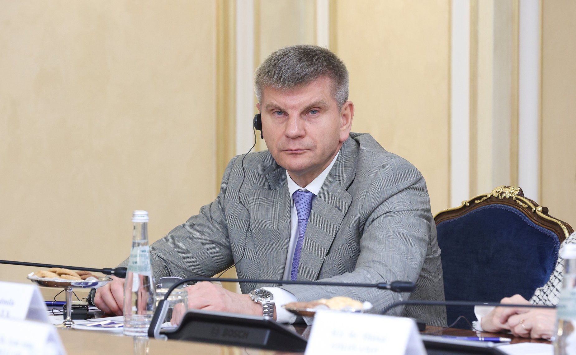 Геннадий Голов