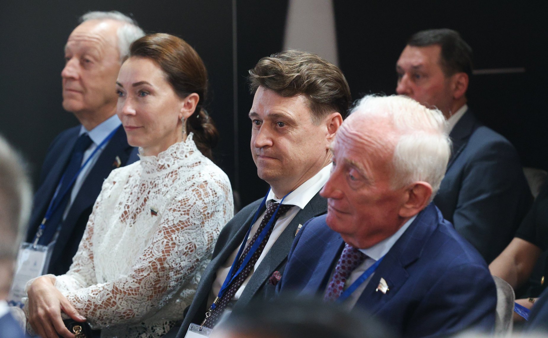 В рамках работы Х Парламентского форума «Историко-культурное наследие России» в Великом Новгороде Валентина Матвиенко посетила детскую общеобразовательную школу имени Г.Р. Державина и Дом музыки имени С.В. Рахманинова