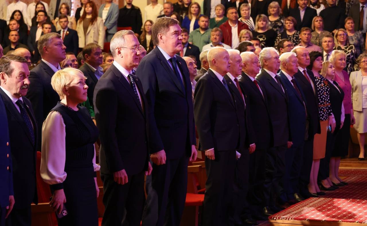 Александр Савин в Калуге принял участие в торжественных мероприятиях, посвященных 30-летию Законодательного Собрания региона и Дню местного самоуправления