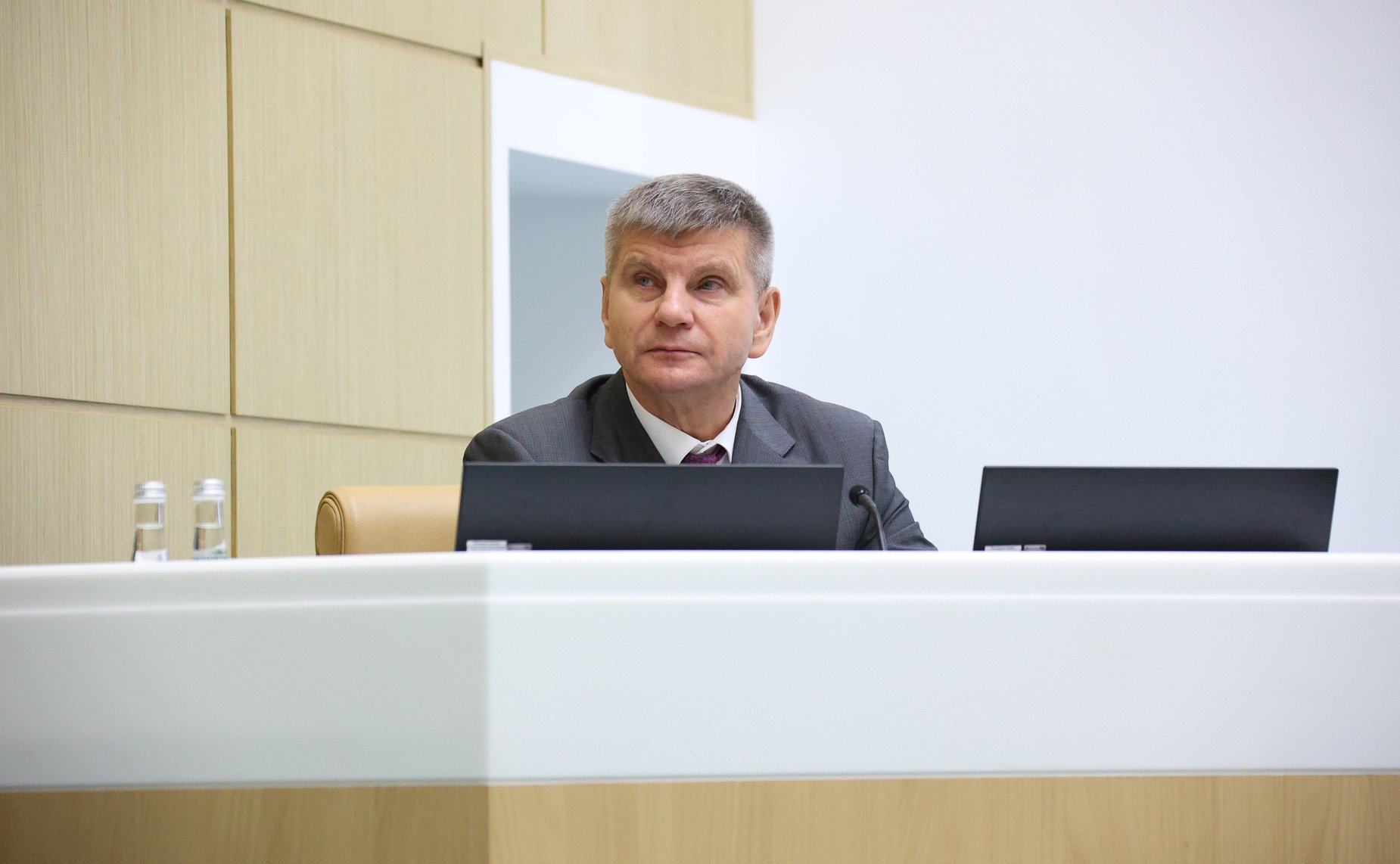 Геннадий Голов