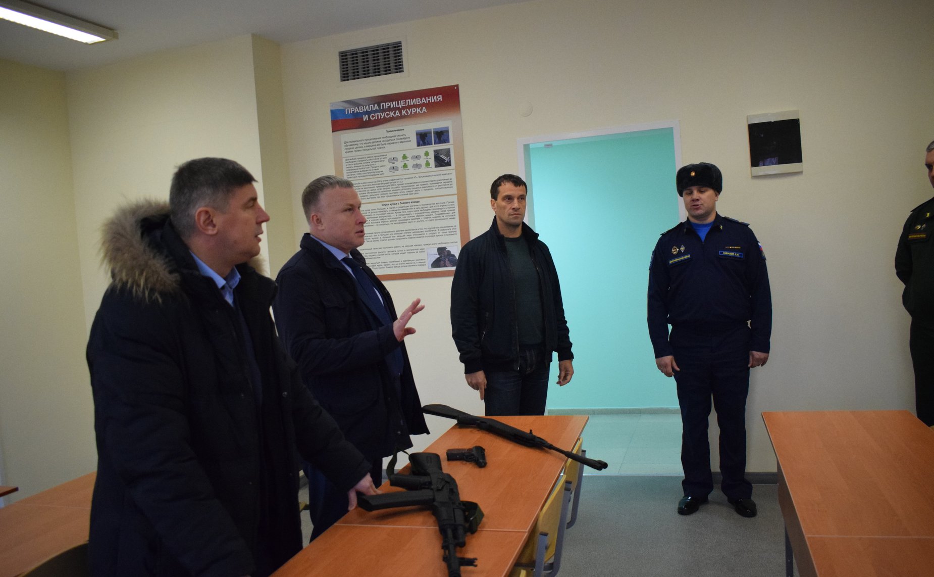 Эдуард Исаков посетил Военный учебный центр при Югорском государственном университете