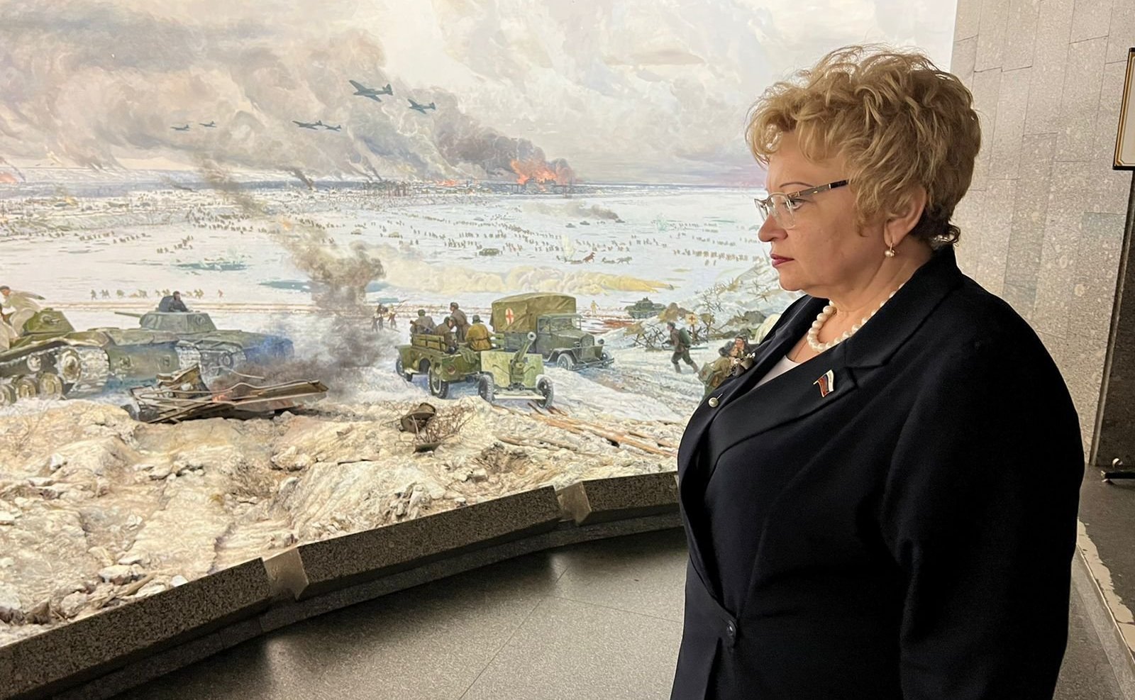 Оксана Хлякина приняла участие в церемонии открытия памятной стелы жителям Липецкой области, павшим во время Великой Отечественной войны в боях за Ленинград