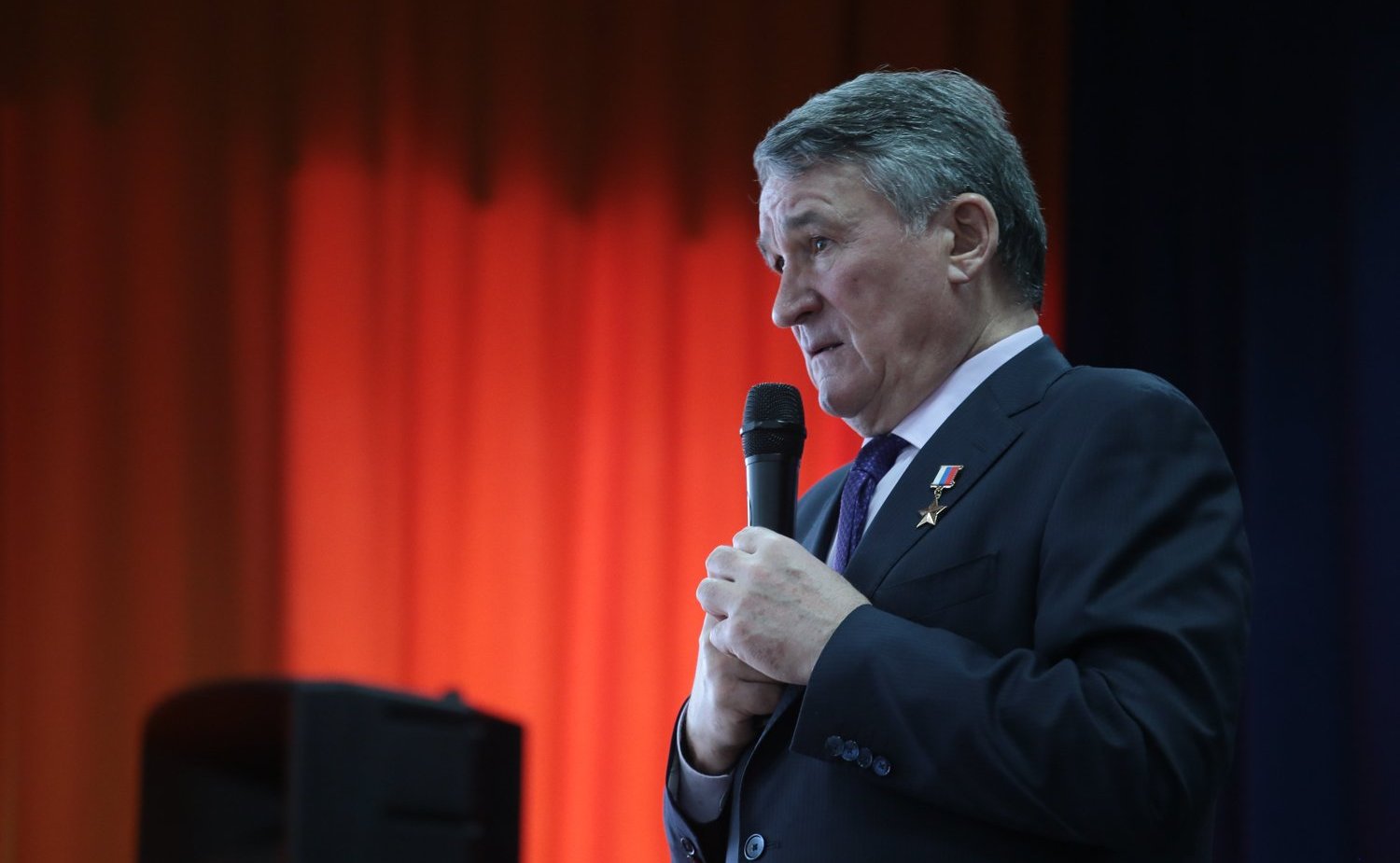 Ю. Воробьев. Награждение МЧС