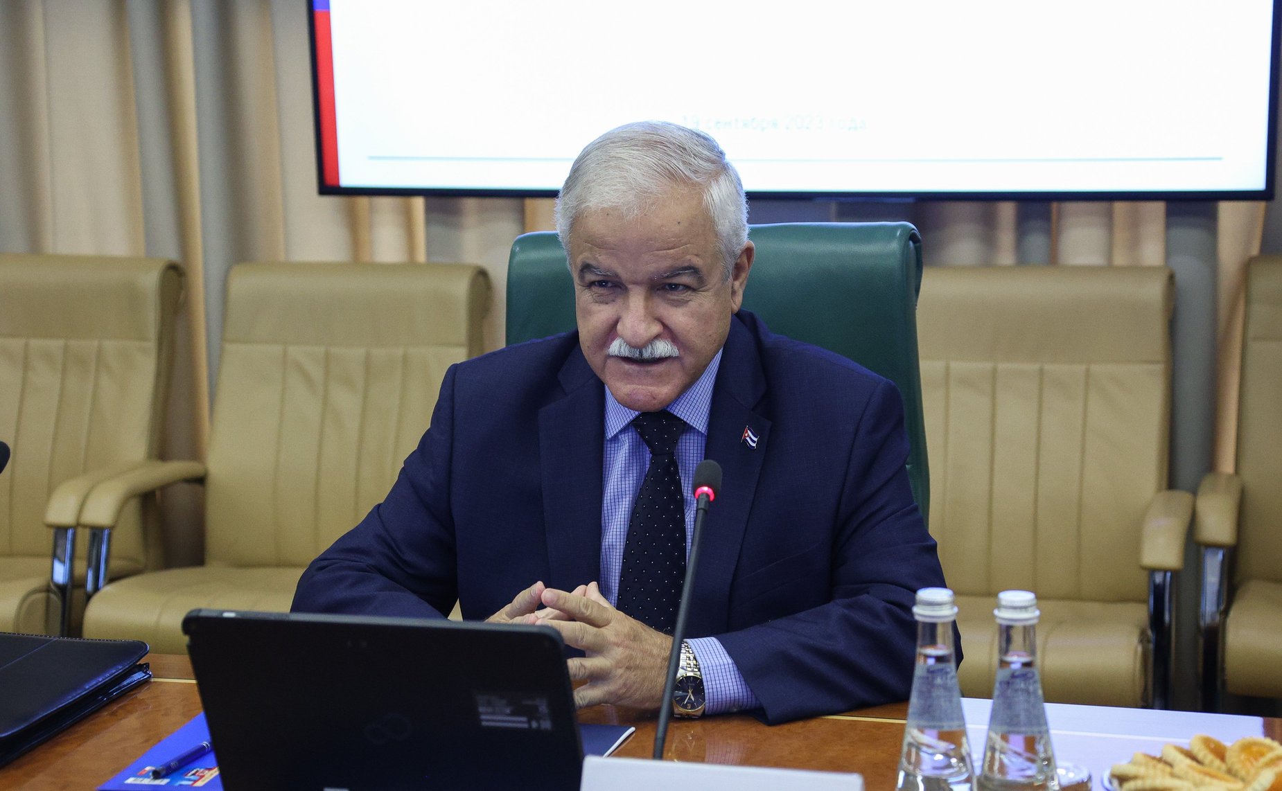 Заместитель Председателя Совета Федерации Константин Косачев провел встречу с Чрезвычайным и Полномочным Послом Республики Куба в РФ