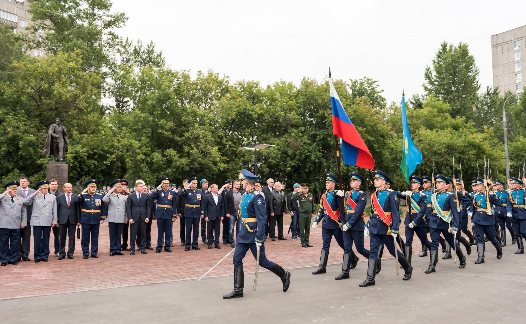 В День ВДВ Андрей Турчак принял участие в возложении цветов к памятнику В. Маргелову