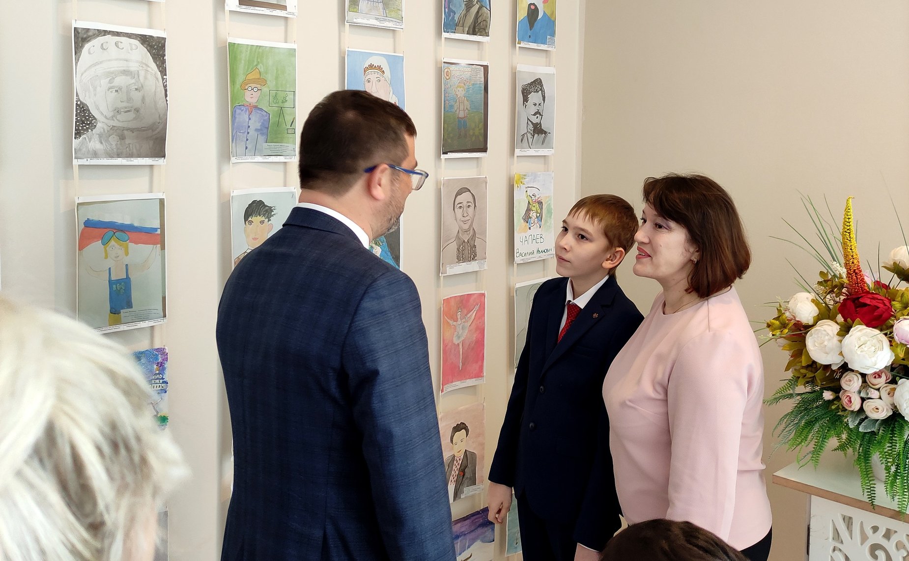 Николай Владимиров вручил награды участникам конкурса рисунков, инициированного Советом Федерации